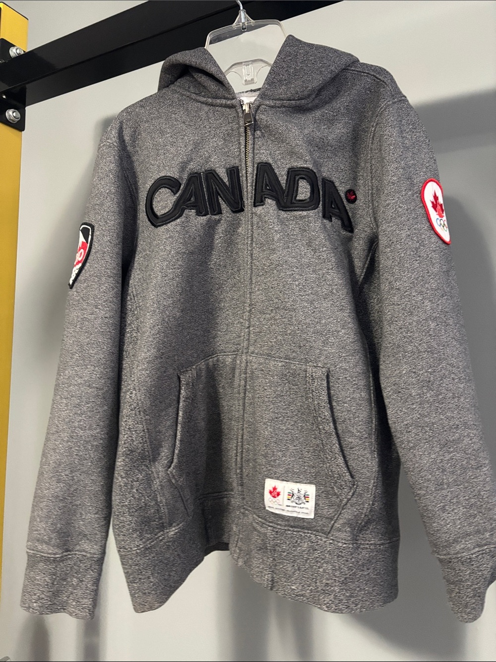 Hudson's Bay Co. Canada 2010 Vancouver Olympics Hoodie Grey Full Zip, size 7-8